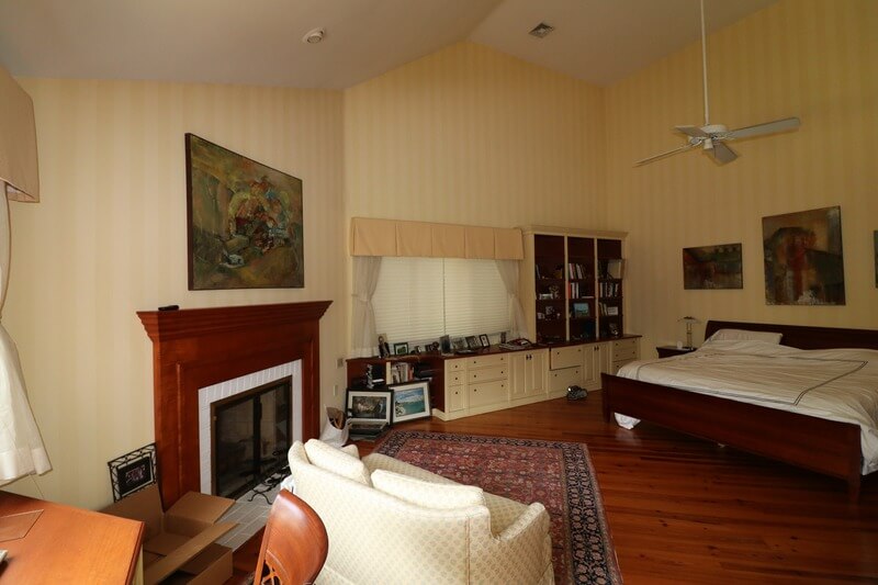 before picture of a master bedroom